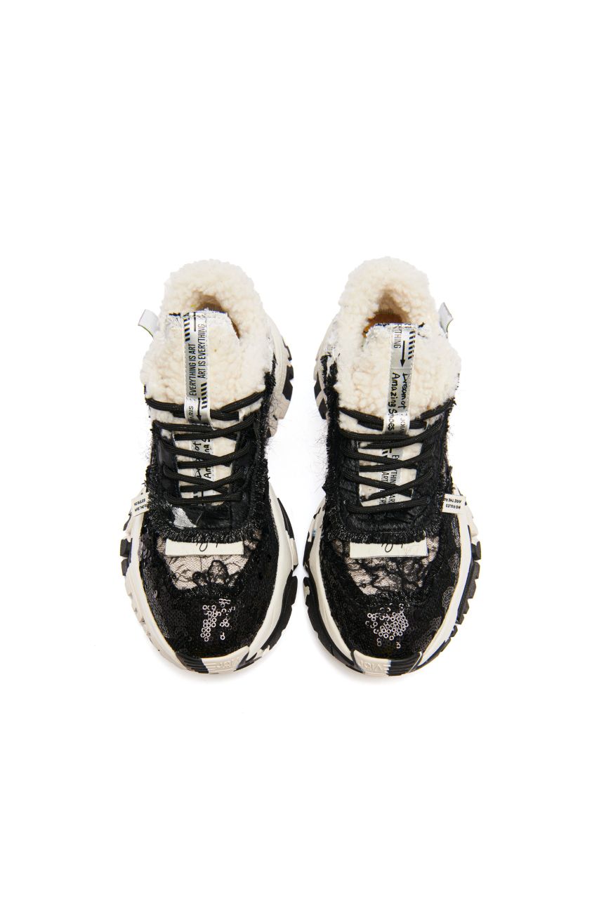 COZY BLACK WHITE