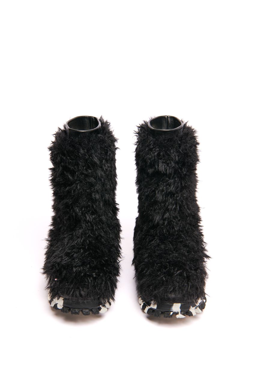 DAFFY BLACK 